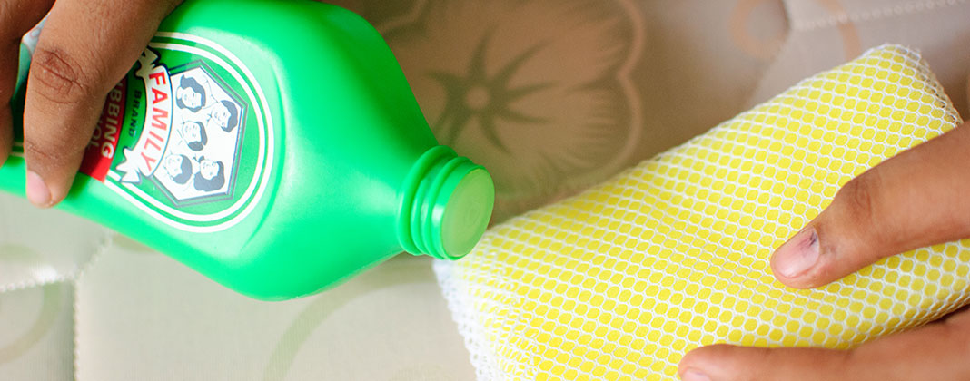 Come pulire il materasso: 7 idee per mantenerlo sempre pulito ... Come togliere macchie di cacca dal materasso